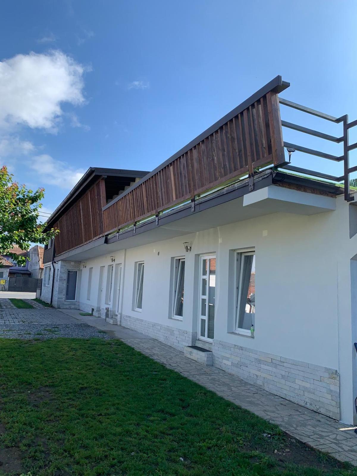 Luxus Cluj Airport Apartments Exterior photo
