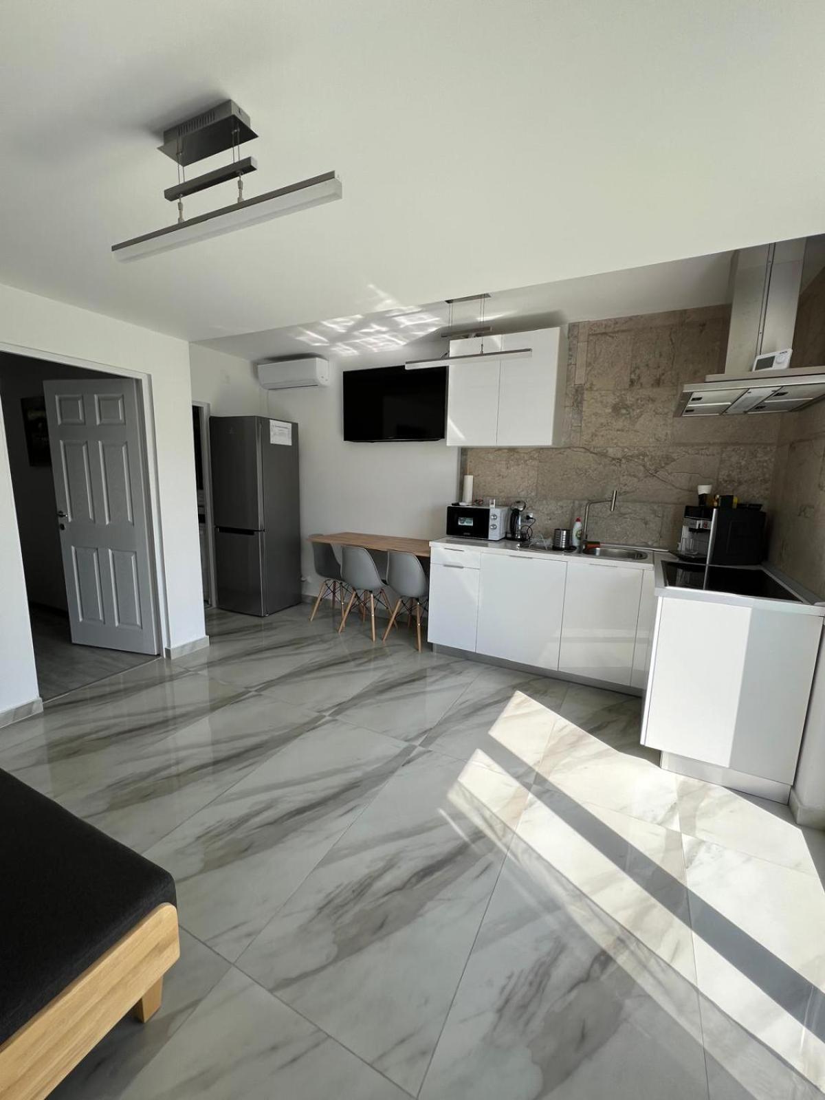 Luxus Cluj Airport Apartments Exterior photo