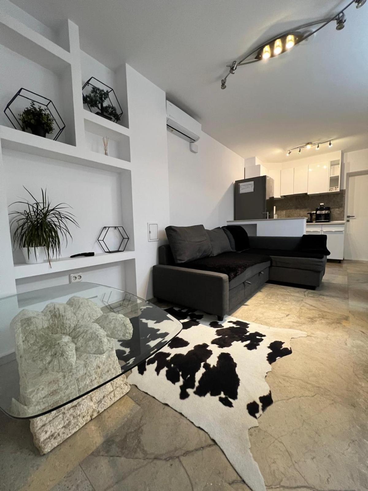 Luxus Cluj Airport Apartments Exterior photo
